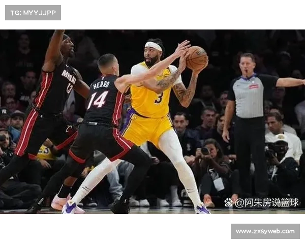 科尔赞浓眉与阿德巴约:强悍防守与篮板保障的完美双人组 科尔赞浓眉与阿德巴约:强悍防守与篮板保障的完美双人组