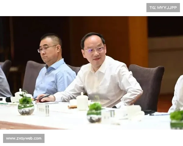 辽宁省委书记郝鹏、省长李乐成会见青年民营企业家代表,共商未来发展大计 辽宁省委书记郝鹏、省长李乐成会见青年民营企业家代表,共商未来发展大计